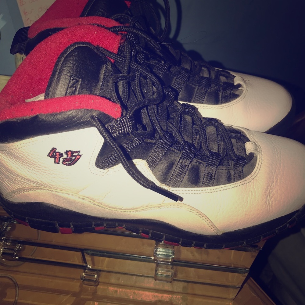 6.5Y Jordan 10s